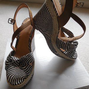 Aldo "Shampine-92" Zebra Wedge Sandal Size 39B